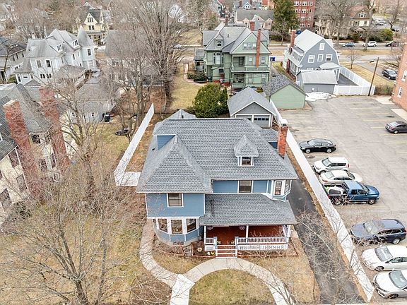 3rd image of 30 Firglade Ave