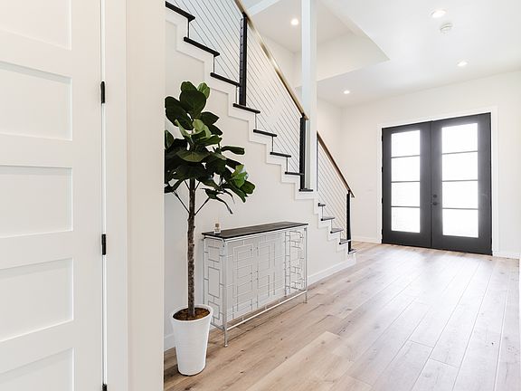 2nd image of 1704 McBroom St #1704