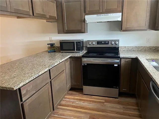300 Duke Dr #4 — Photo 6