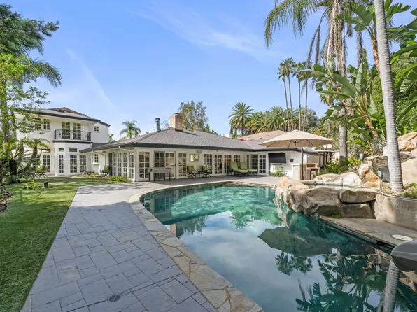 9023 Alto Cedro Dr, Beverly Hills, CA 90210