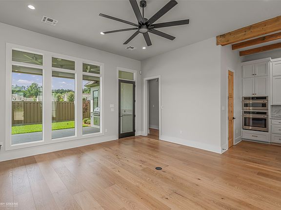 4th image of 323 Belle Winds Ct