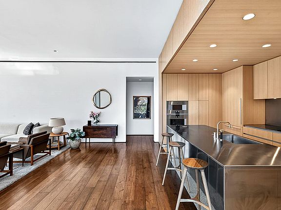 4th image of 527 W 27th St #6S