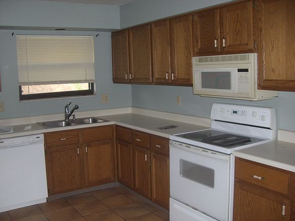 5th image of 8608 Deer Bend Dr