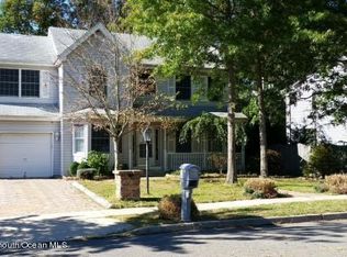 1030 Whispering Oak Ln, Manahawkin, NJ 08050
