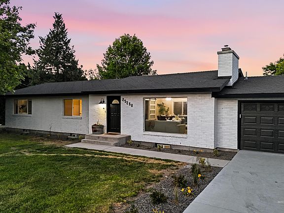 2nd image of 25238 Geri Ln