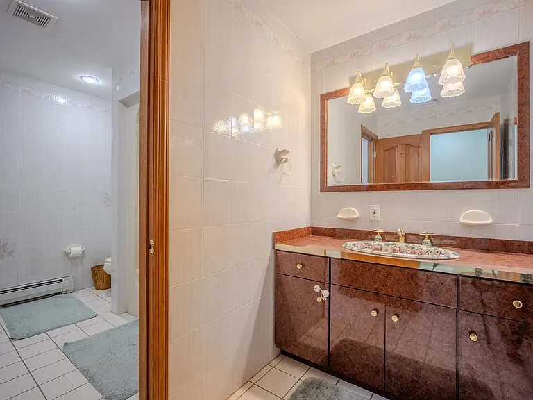 19-21 Lamela Dr — Photo 14
