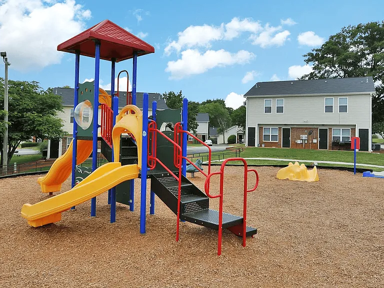 Villas at Lakewood Apartment Homes — Photo 8