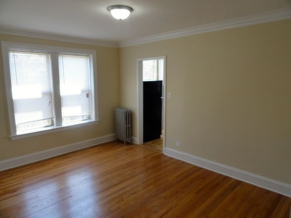 2nd image of 2339 W Rosemont Ave #2