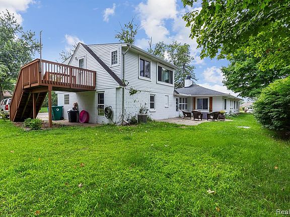 3310 Buss Dr, Commerce Township, MI 48390 | MLS #20230064649 | Zillow