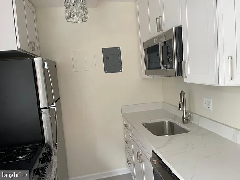 940 25th St NW #504 — Photo 11