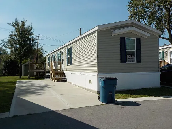 14001 Western Ave Trailer 60, Blue Island, IL 60406