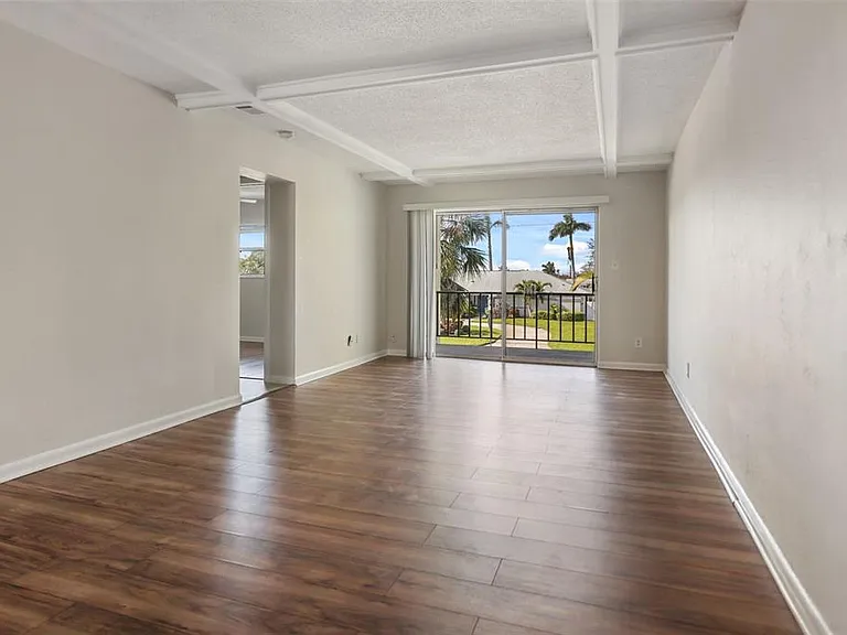 4420 37th St S #9 — Photo 3