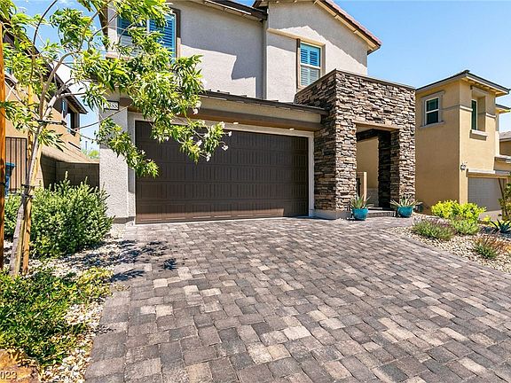 2nd image of 12388 Harbor Isle Ave