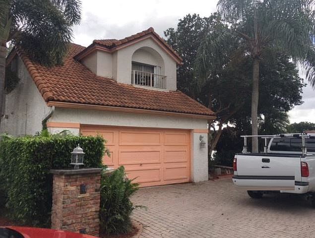 1st image of 2953 Oak Park Cir