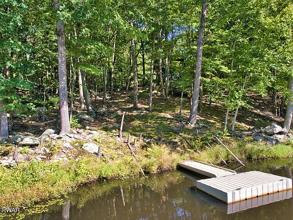 3rd image of 116 Saddlebrook Ln