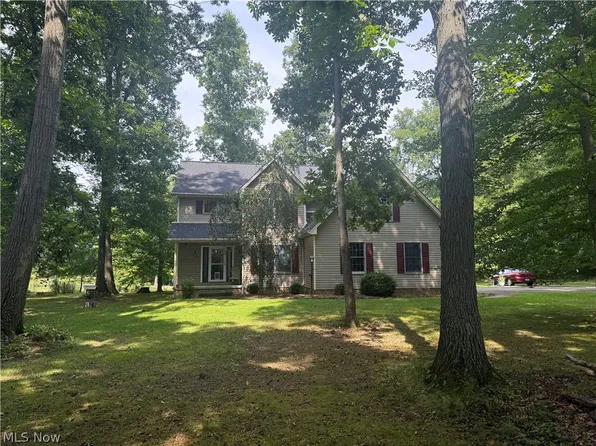 700 Stillwater Dr, Deerfield, OH 44411