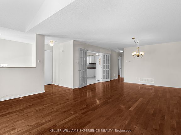 4th image of 72 Rundle Cres