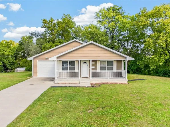 1133 N 50th Pl, Kansas City, KS 66102