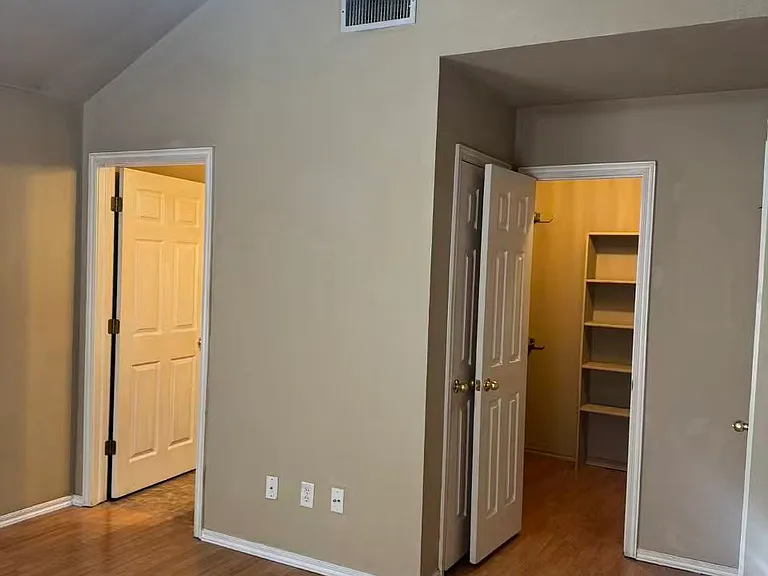 4005 Madison Ave — Photo 9