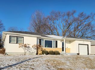552 Ardmore St, Waterloo, IA 50701