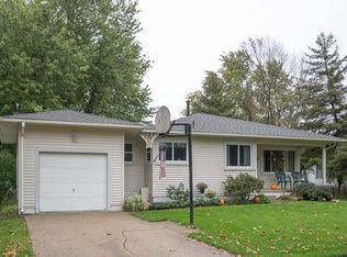 12 Chestnut Dr, Chelsea, MI 48118