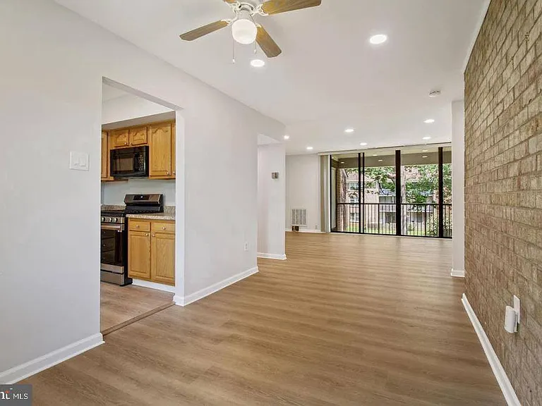 728 Quince Orchard Blvd #201 — Photo 6