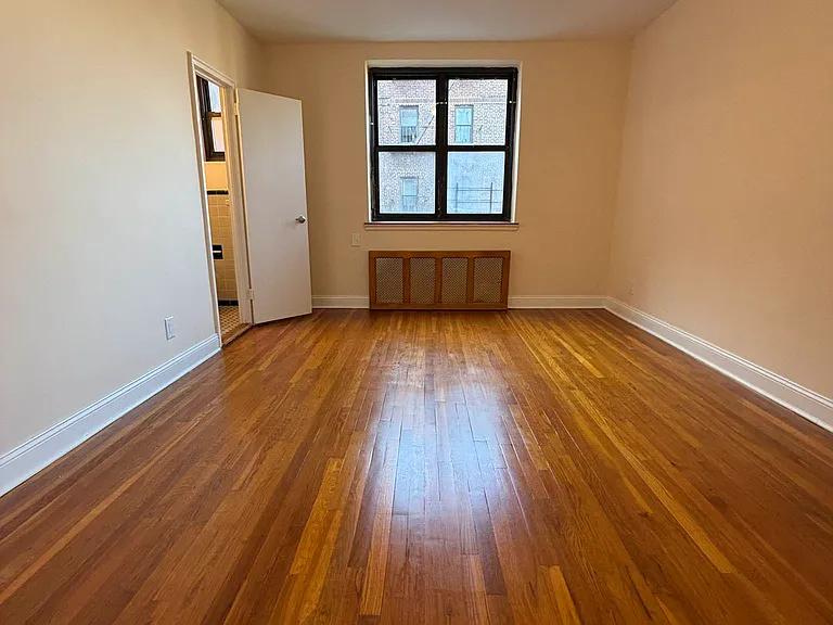 6939 Yellowstone Blvd #415 — Photo 5
