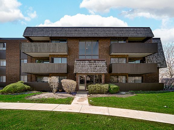 5th image of 511 Timber Ridge Dr APT 202