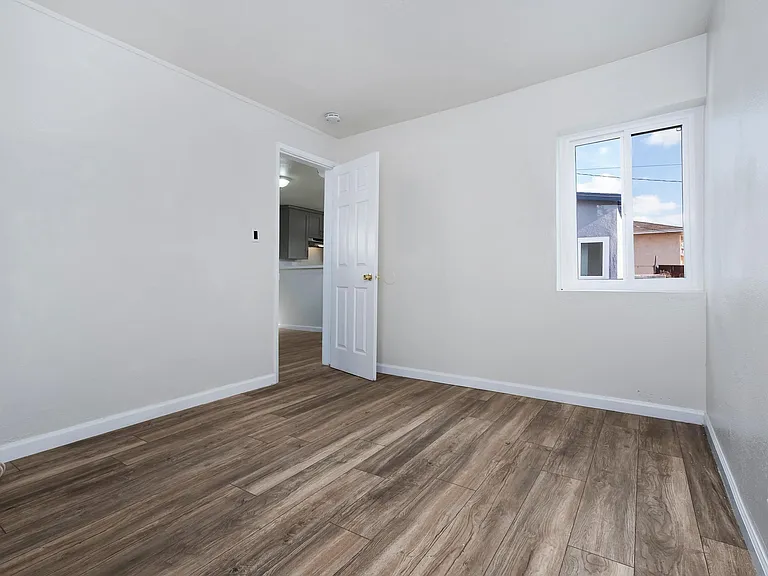 3087 Inez St — Photo 20