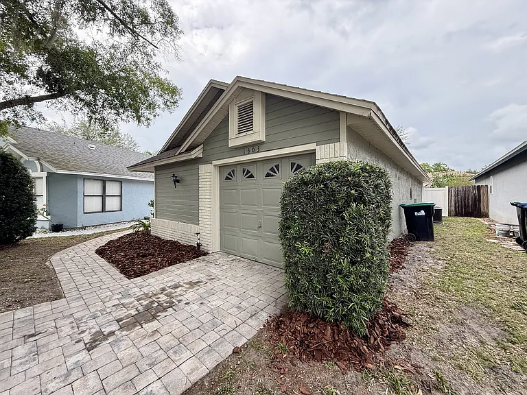 1303 Creekbottom Cir — Photo 30