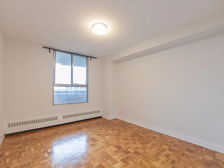 4001 Steeles Ave W — Photo 37