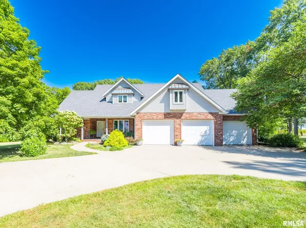 12 Oak Creek Dr, East Peoria, IL 61611
