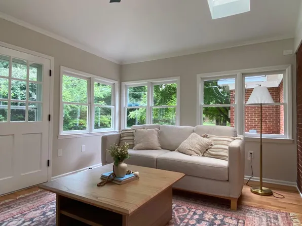 204 Brandywine Rd, Chapel Hill, NC 27516