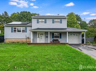 59 Appleman Rd, Somerset, NJ 08873
