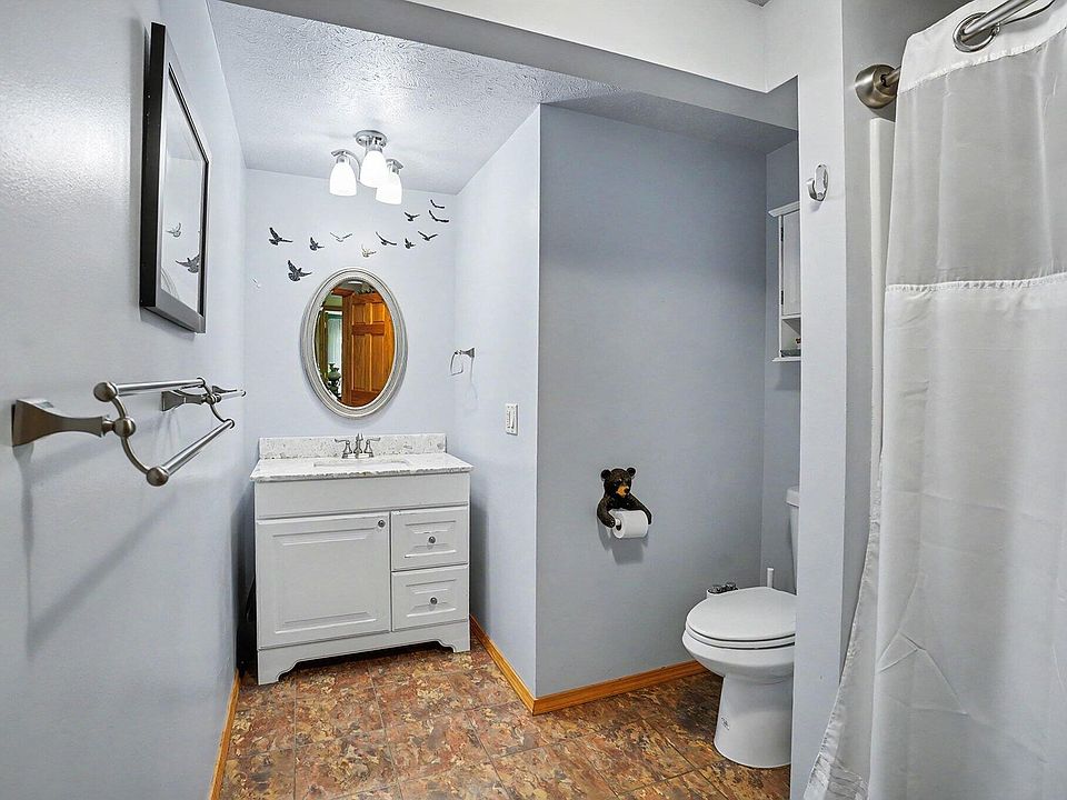 19th image of 126 48th St