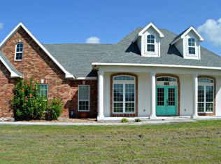 202 Sweetwater Rd, Port Lavaca, TX 77979