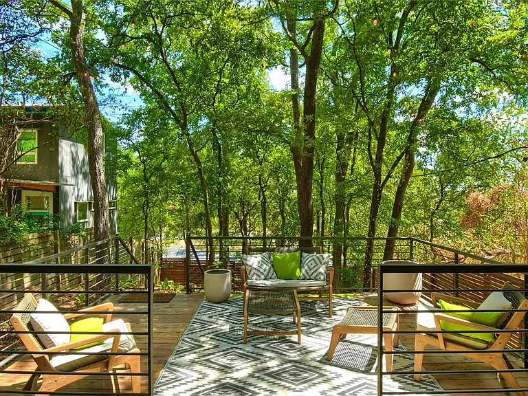 1009 E Riverside Dr #B — Photo 33