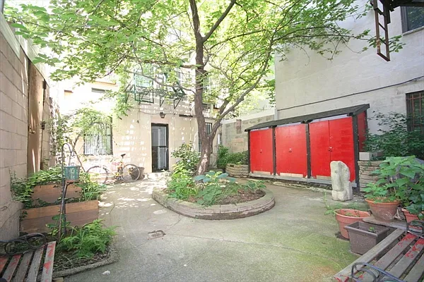 Sold by Citi Habitats | media 8