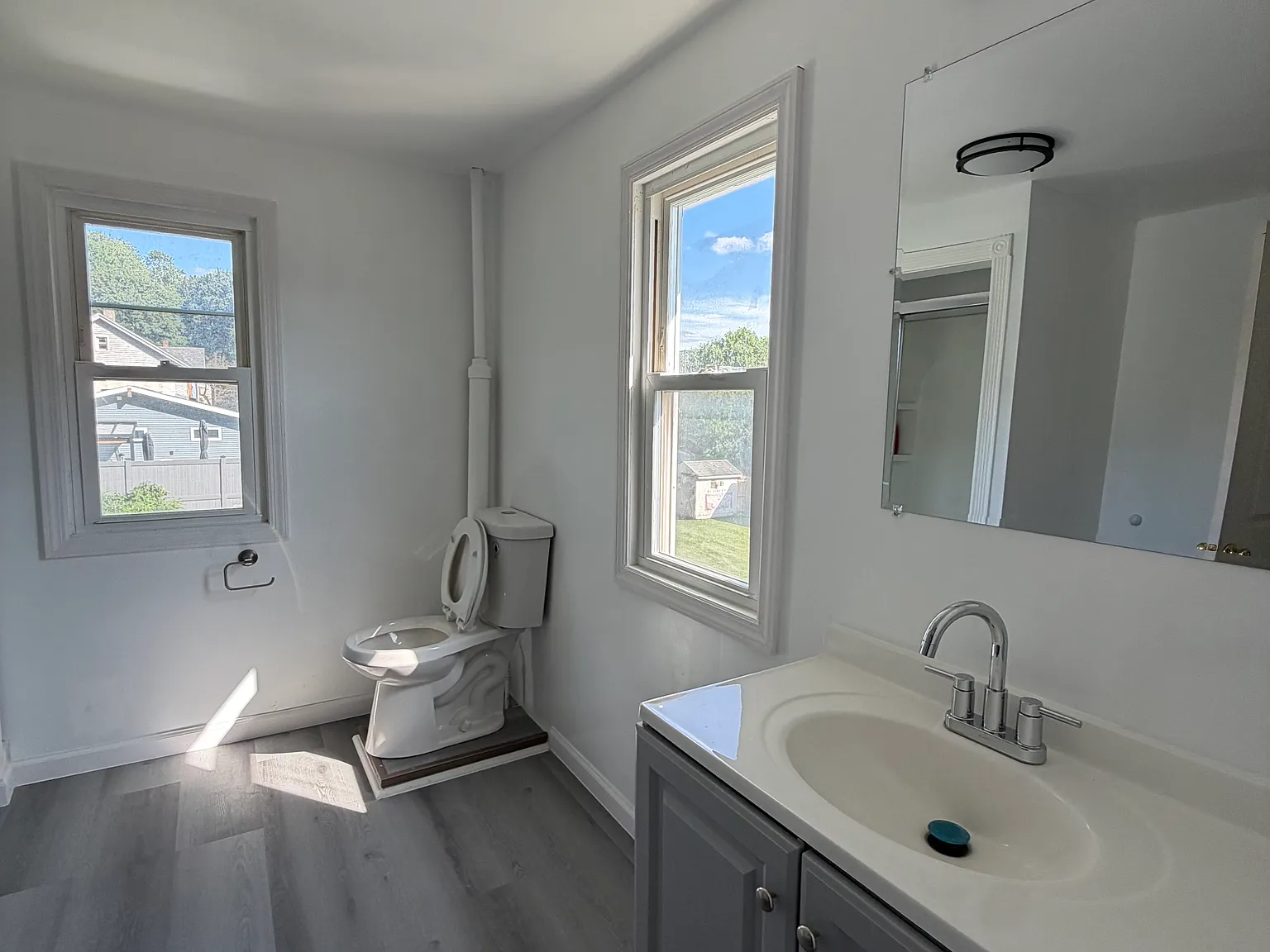4 bed, 1344 sqft, $2,000 — Photo 2