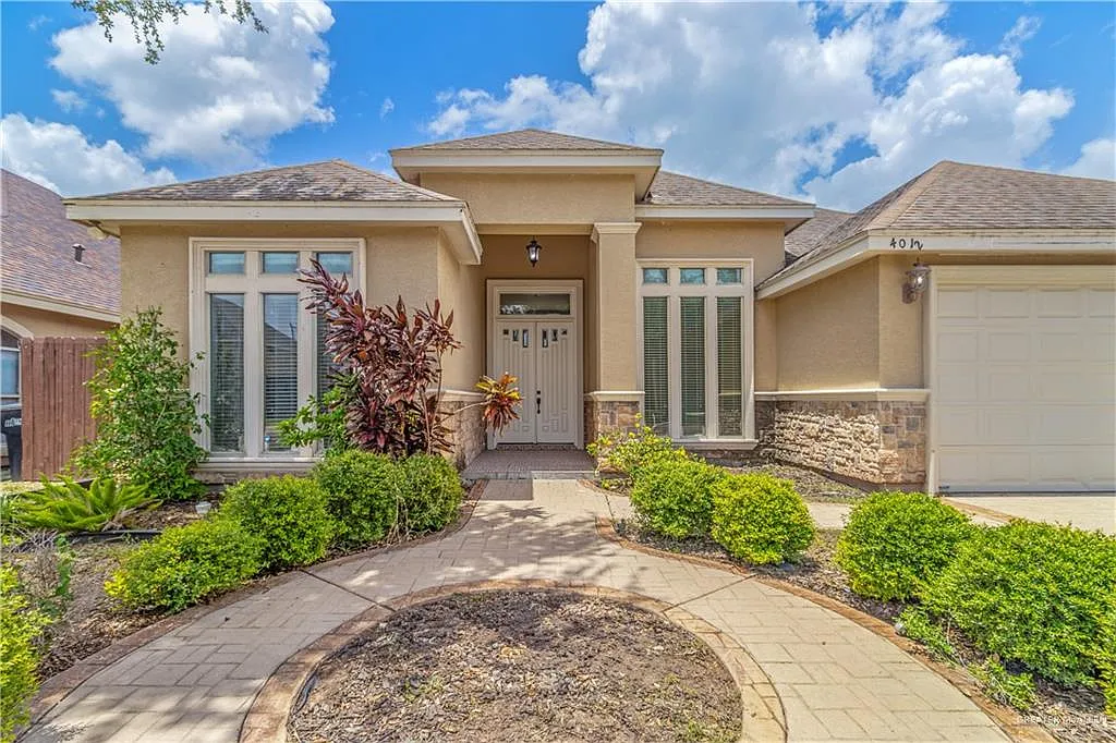 4 bed, 3.0 bath, 2043 sqft, $2,600 — Photo 1
