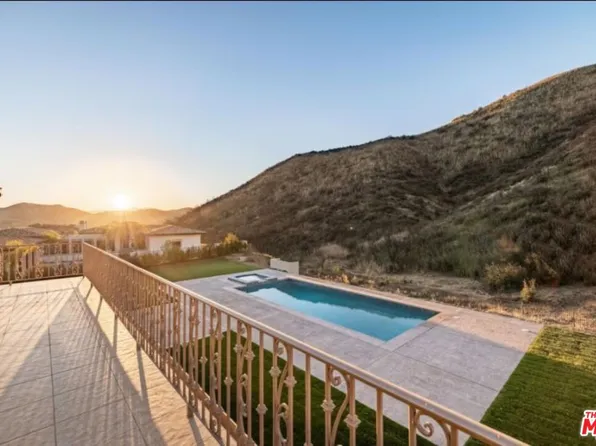 29416 Malibu View Ct, Agoura Hills, CA 91301