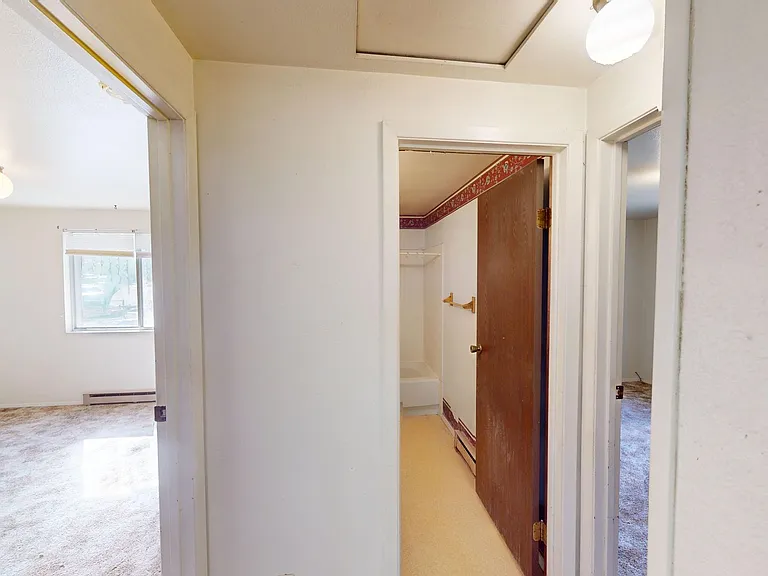451 Loveridge Dr — Photo 6