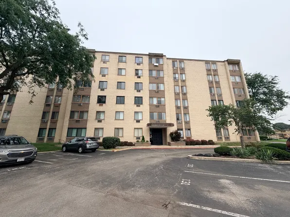 9720 S Pulaski Rd APT 501, Oak Lawn, IL 60453