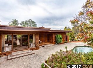 32 Coachwood Ter, Orinda, CA