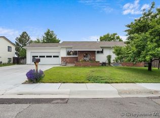 7242 Bomar Dr, Cheyenne, WY 82009