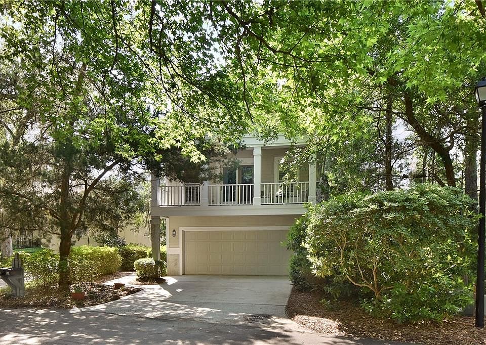 1st image of 28 W Lake Dr