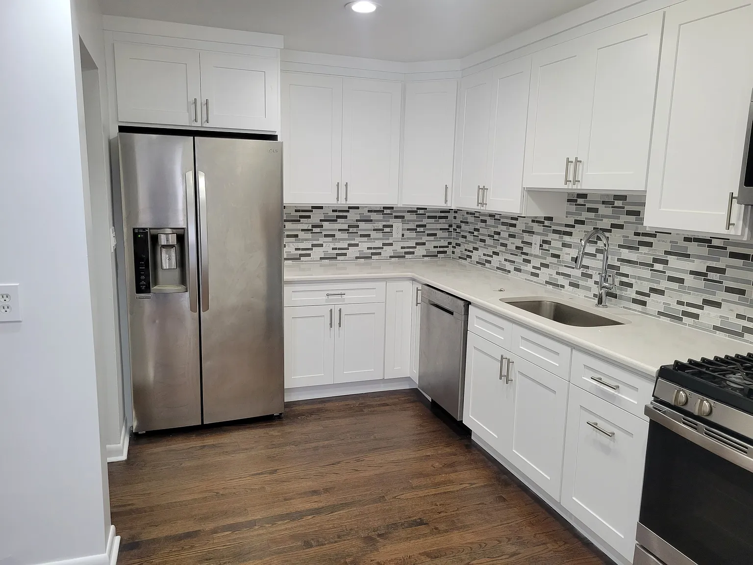 1 bed, 955 sqft, $2,600 — Photo 3