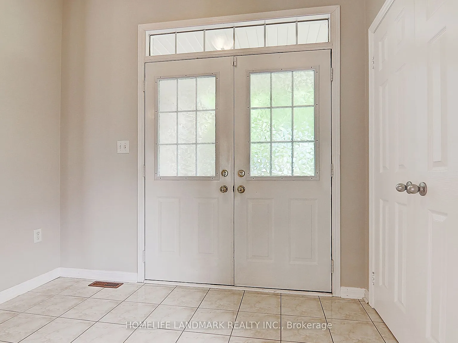 4 bed, $4,000 — Photo 3