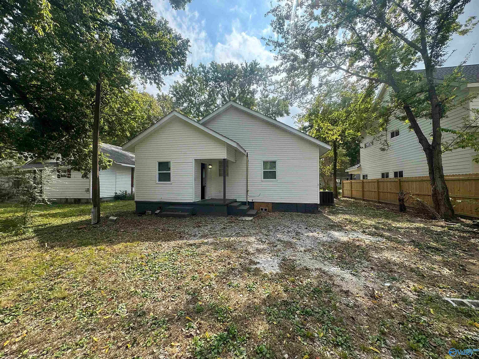 2 bed, 1.0 bath, 1100 sqft, $1,595 — Photo 3