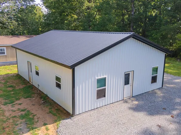 1000 Point Mason Rd, Big Sandy, TN 38221